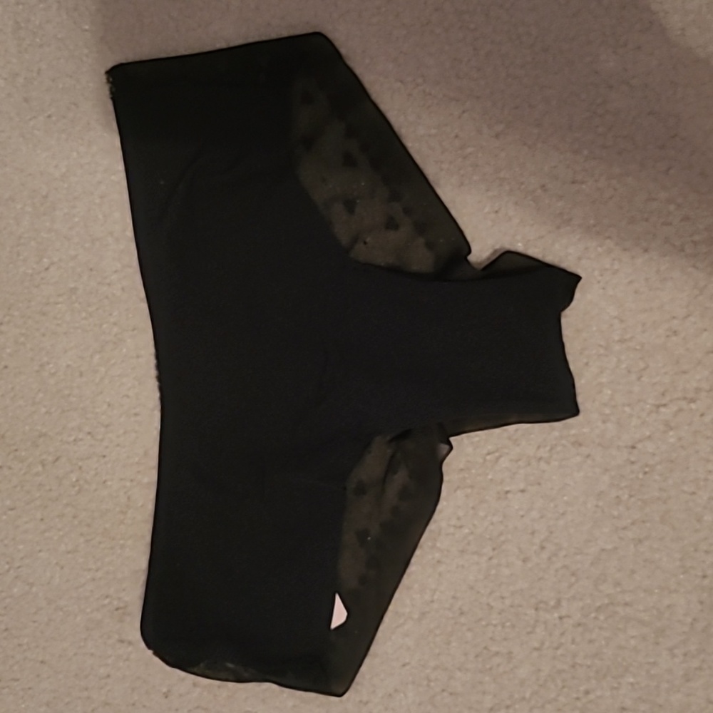 Victoria's Secret No Show Cheeky Panty sz S NWT